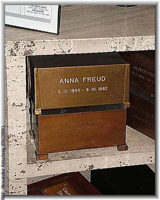 Могила Фрейд Анны.